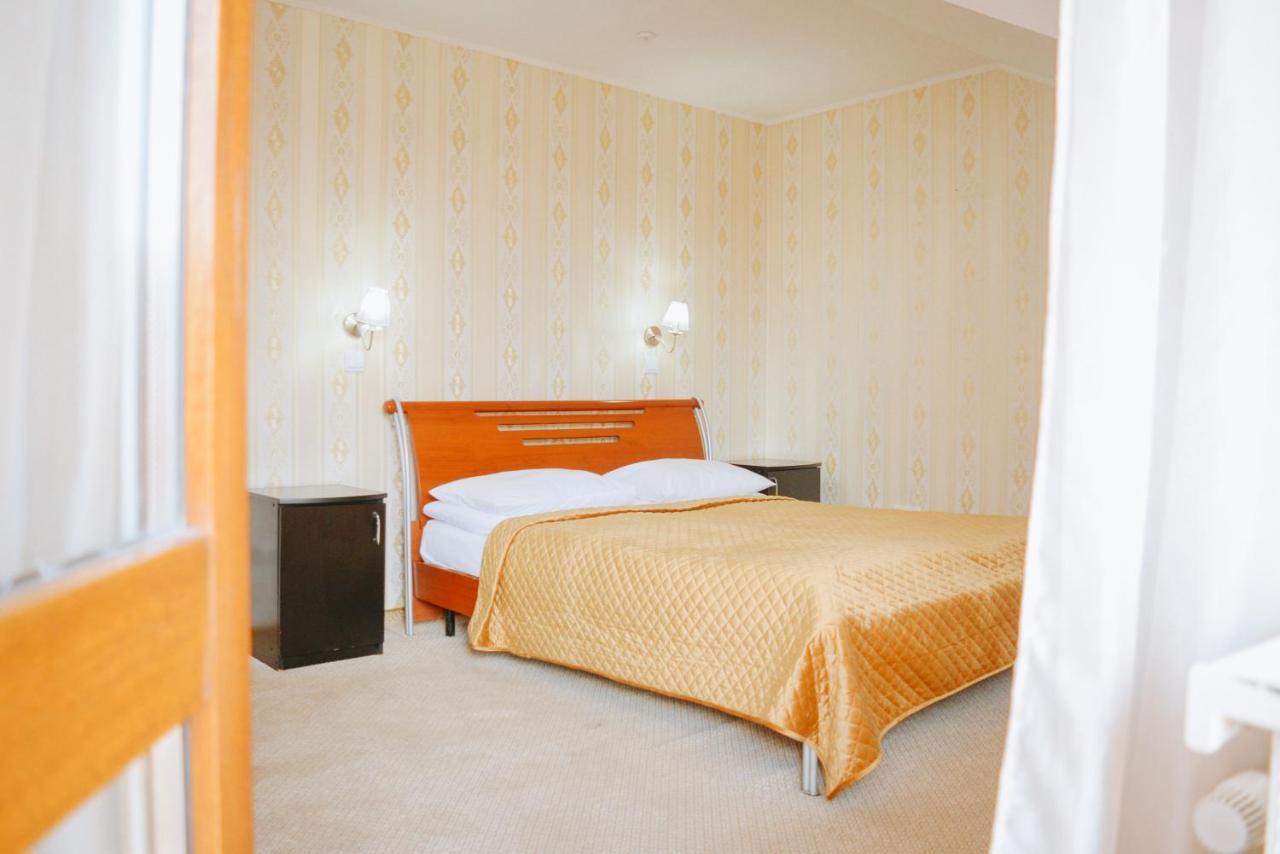 U Anity Hotel Oezjhorod Buitenkant foto