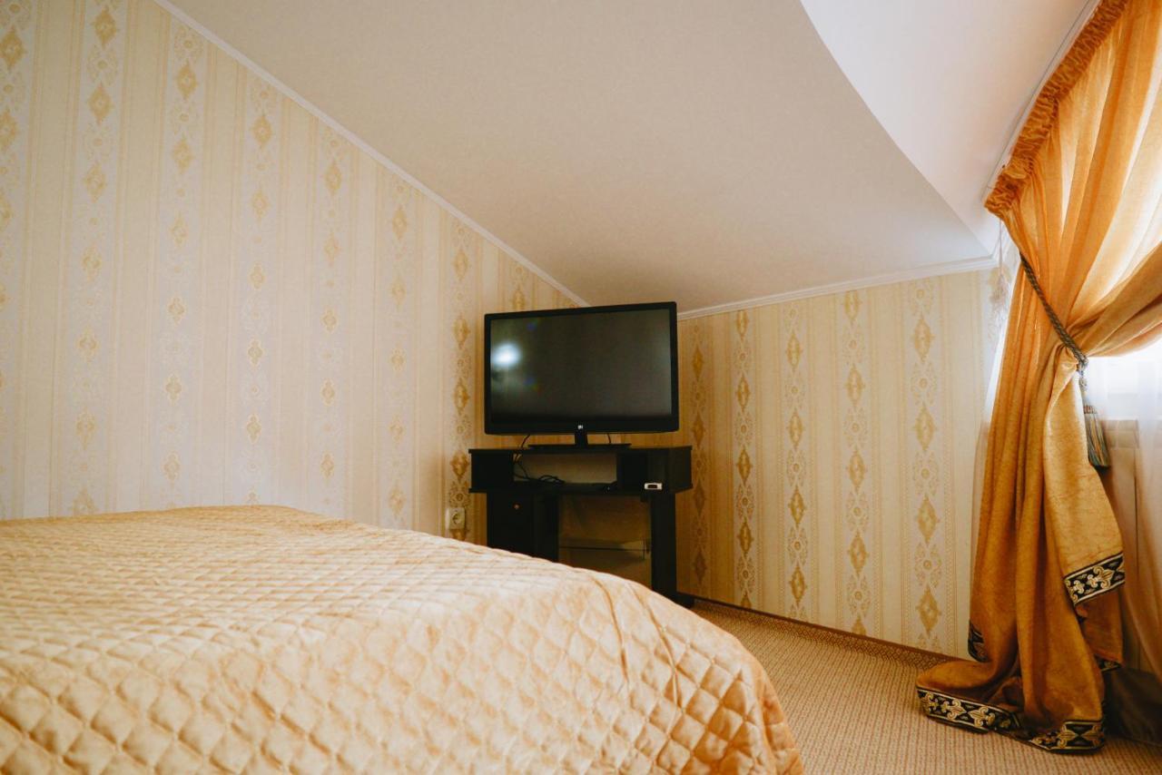 U Anity Hotel Oezjhorod Buitenkant foto
