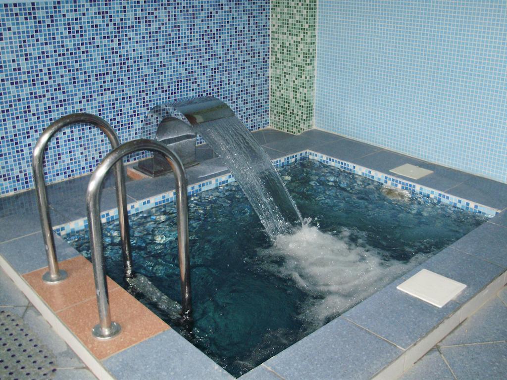 U Anity Hotel Oezjhorod Buitenkant foto