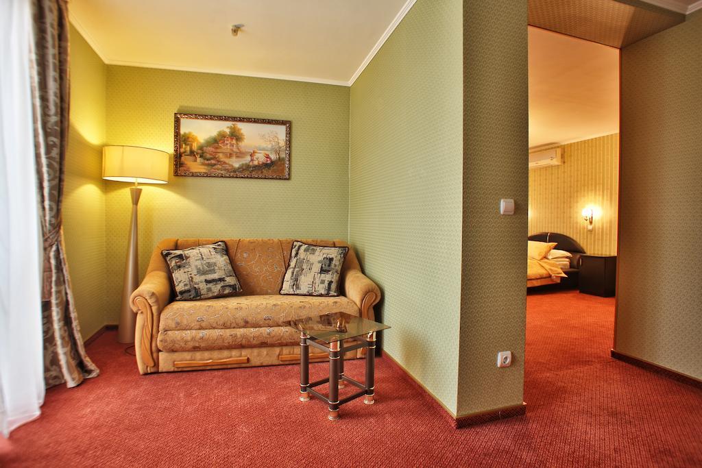 U Anity Hotel Oezjhorod Buitenkant foto