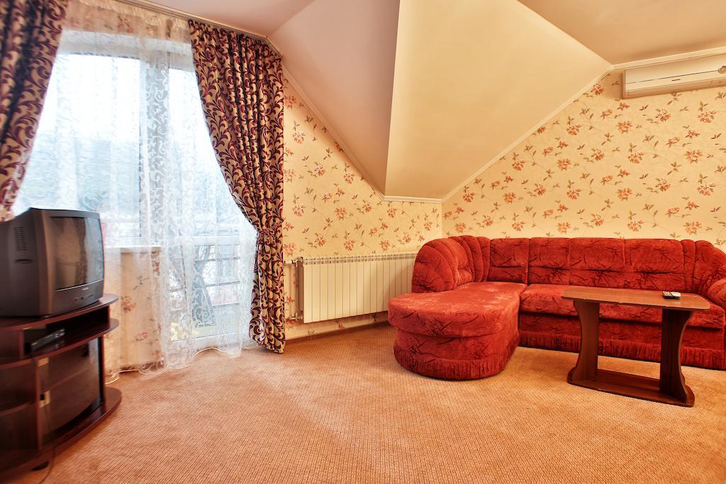 U Anity Hotel Oezjhorod Buitenkant foto