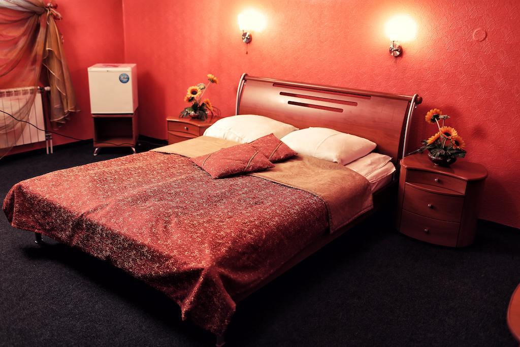 U Anity Hotel Oezjhorod Buitenkant foto