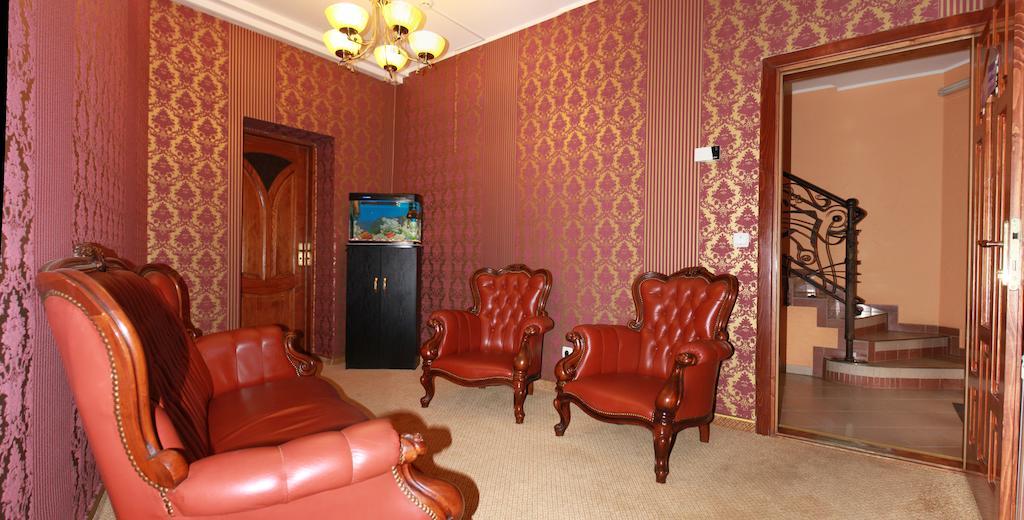 U Anity Hotel Oezjhorod Buitenkant foto