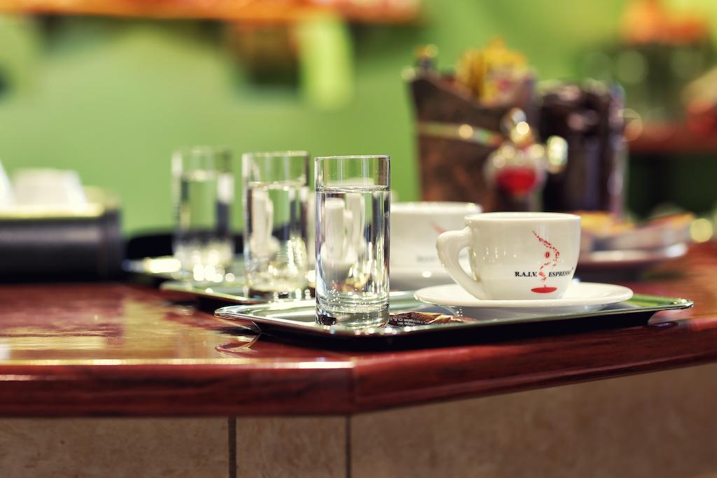 U Anity Hotel Oezjhorod Buitenkant foto